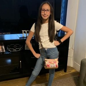 Meet your Posher, Dayami